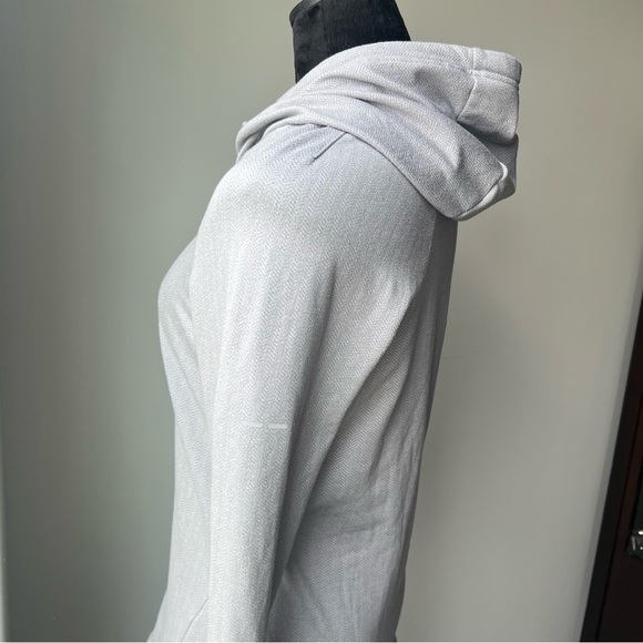 Mondetta Women’s Gray Performance Hoodie - Medium - Picture 14 of 15